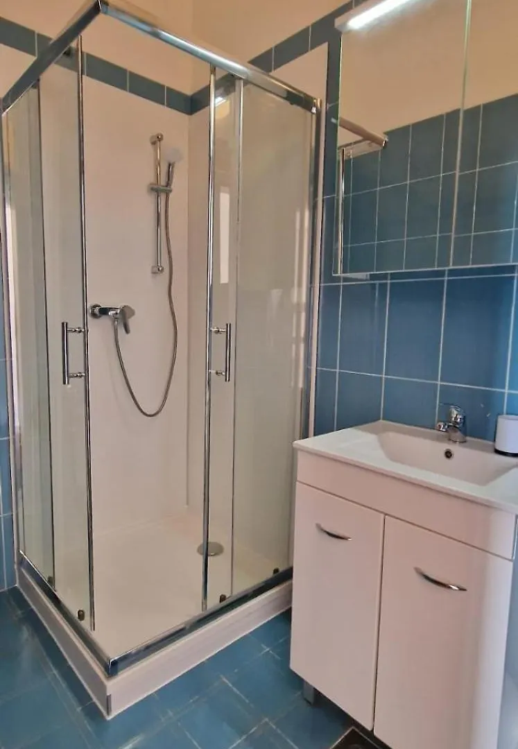 Apartment Blue Seagull - Seafront Holiday Home Novi Vinodolski